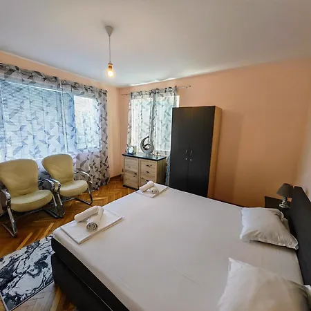 Two-bedroom In The Center Apartament *
